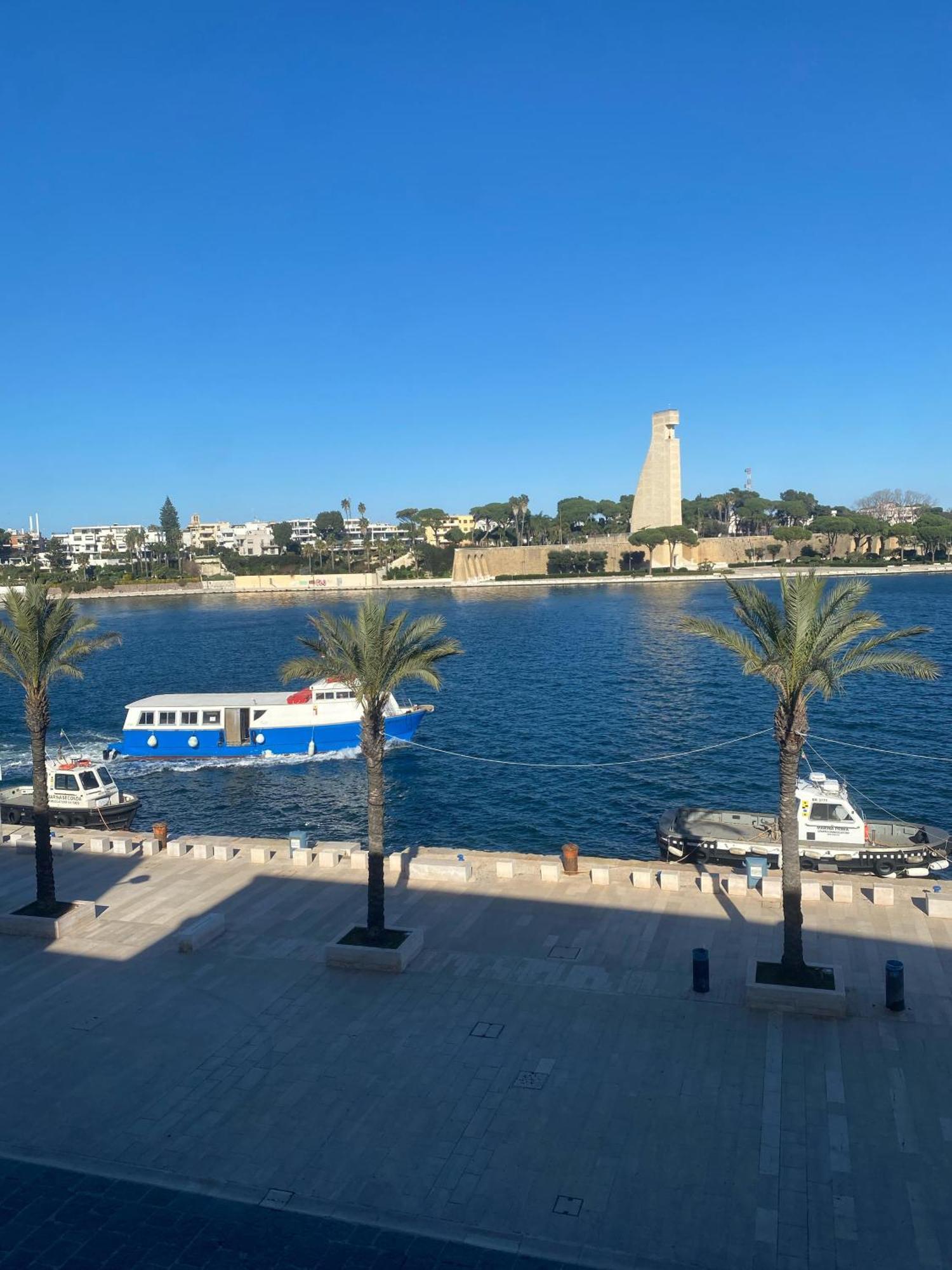 Regina Del Porto Apartment Brindisi Luaran gambar