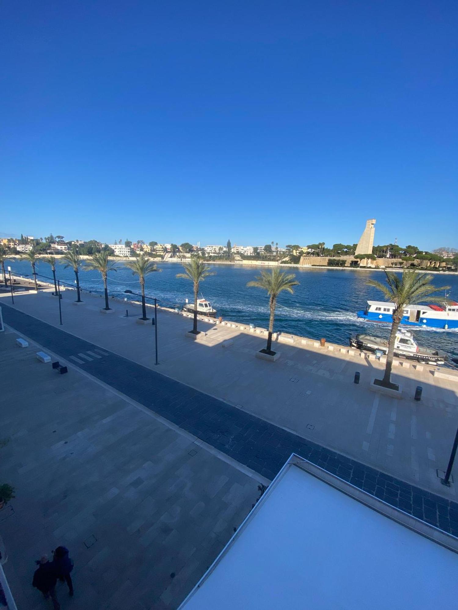 Regina Del Porto Apartment Brindisi Luaran gambar