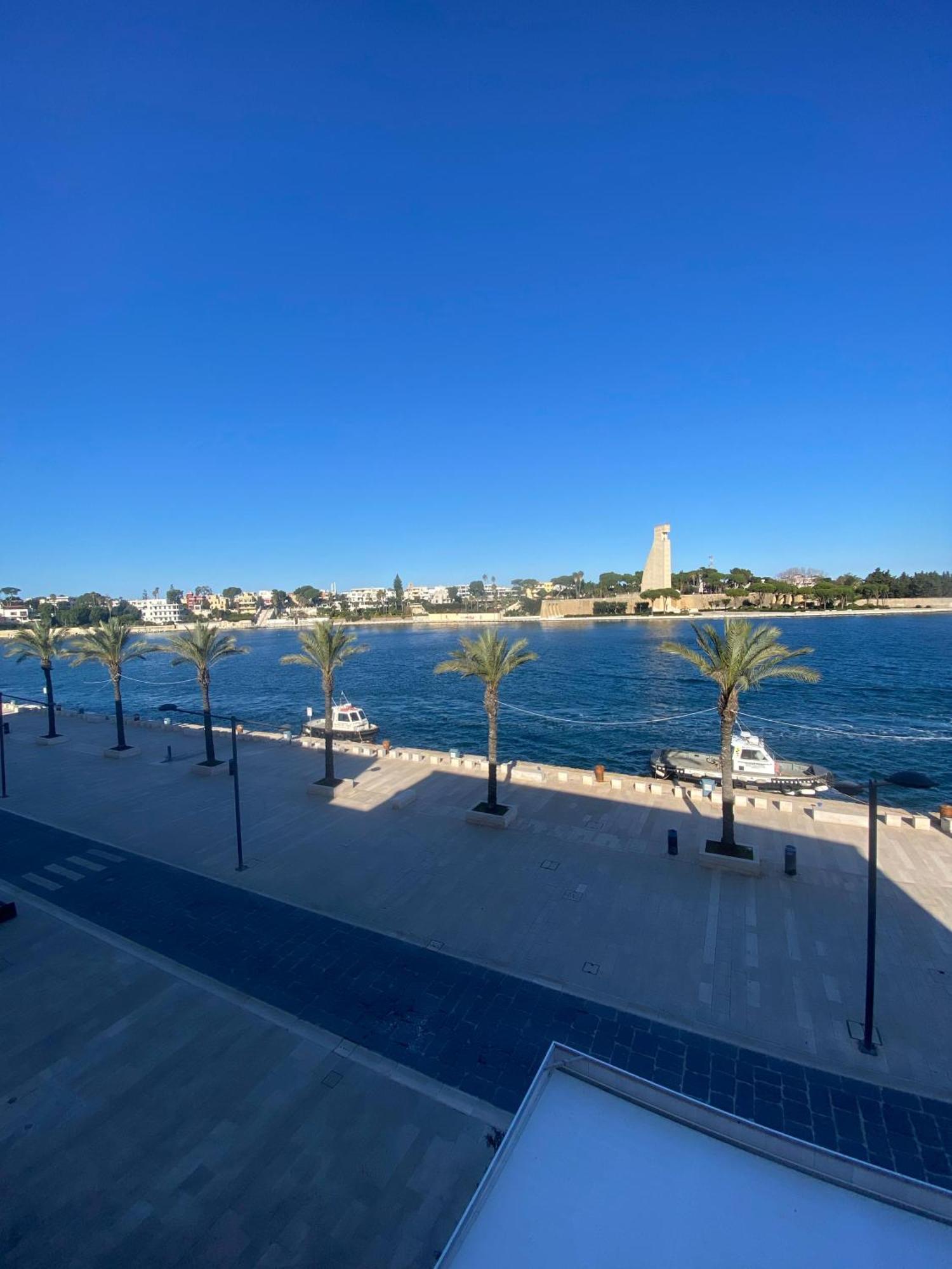Regina Del Porto Apartment Brindisi Luaran gambar
