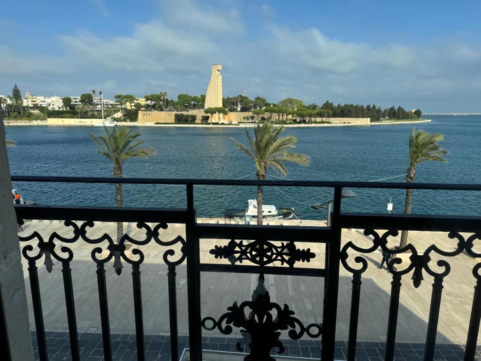 Regina Del Porto Apartment Brindisi Luaran gambar