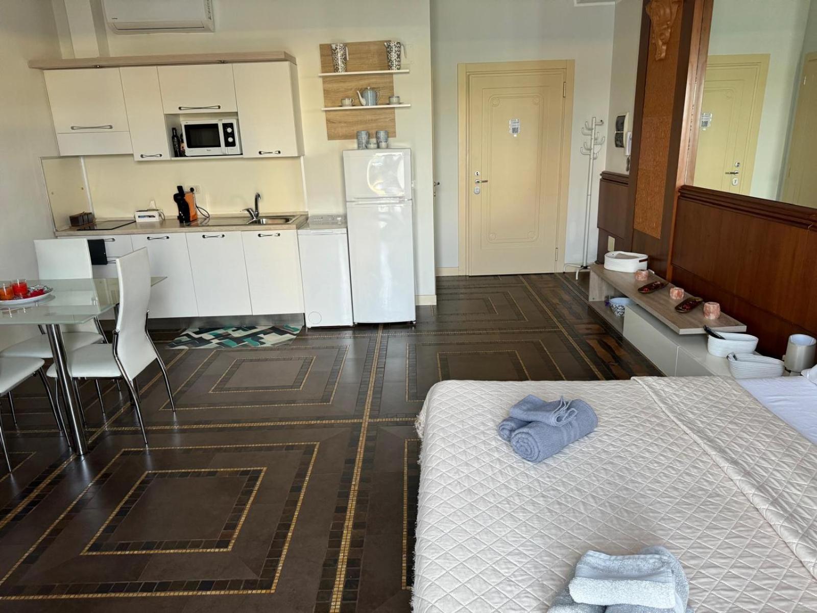 Regina Del Porto Apartment Brindisi Luaran gambar