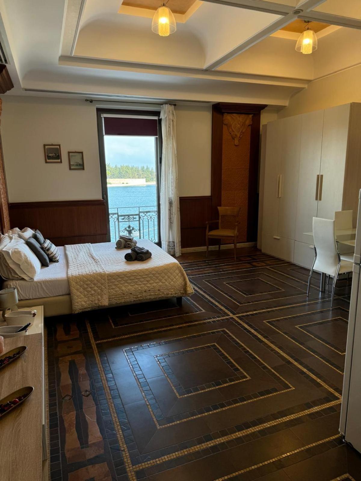 Regina Del Porto Apartment Brindisi Luaran gambar