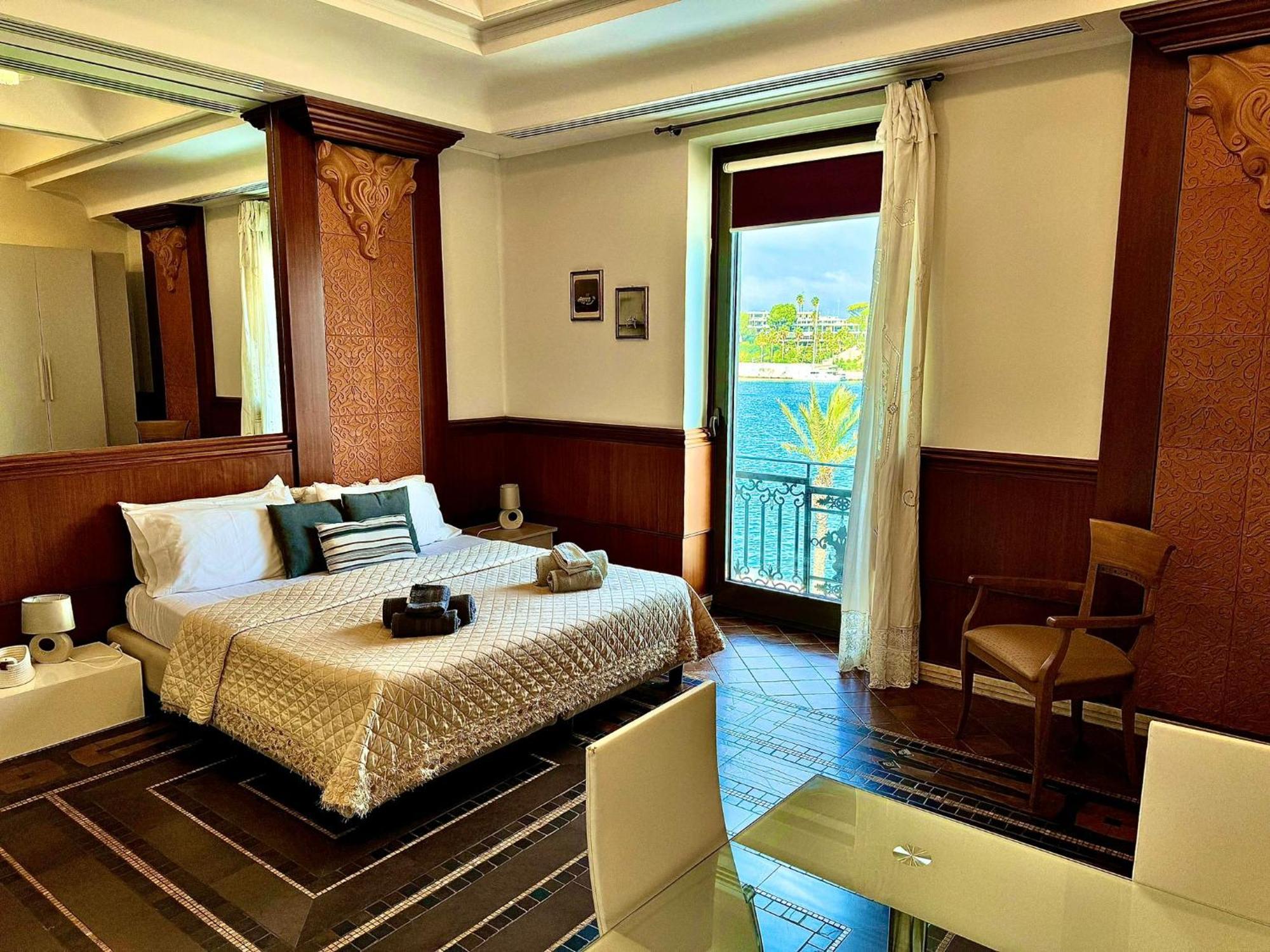 Regina Del Porto Apartment Brindisi Luaran gambar